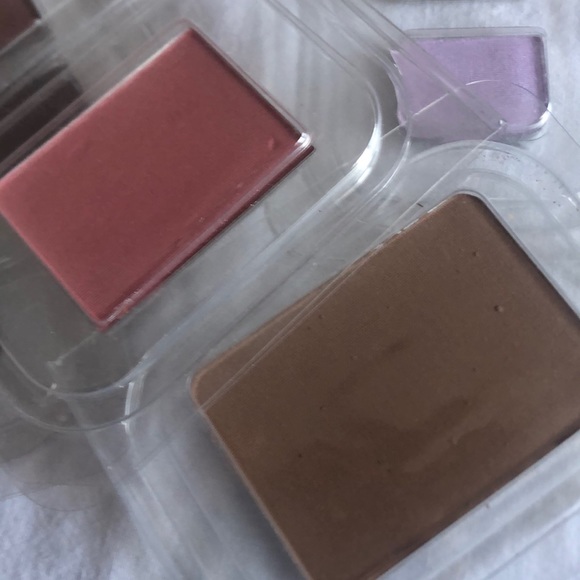 NARS blush,bronzer and eyeshadows - Picture 2 of 4